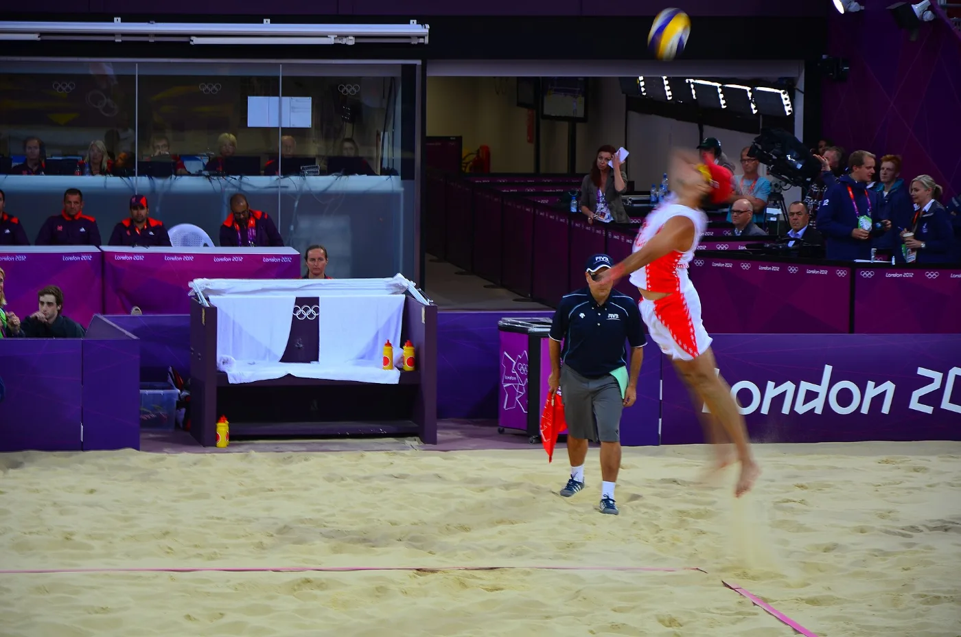Jump serve in beach volleyball