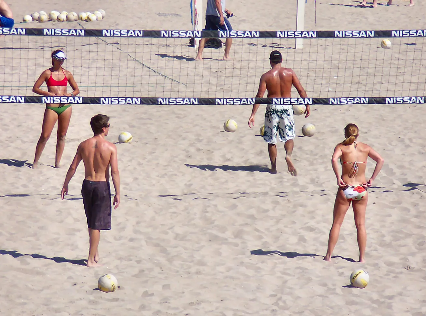 Beachvolleyballspiel im Freien