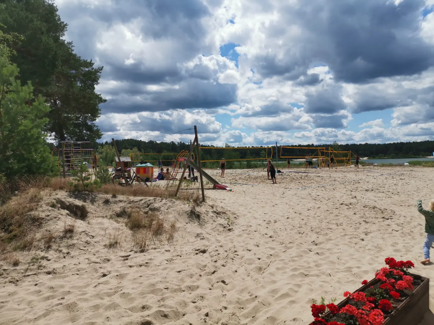 Bernsteinsee: 8 Beachvolleyballfelder sind immer im Vorfeld aufgebaut