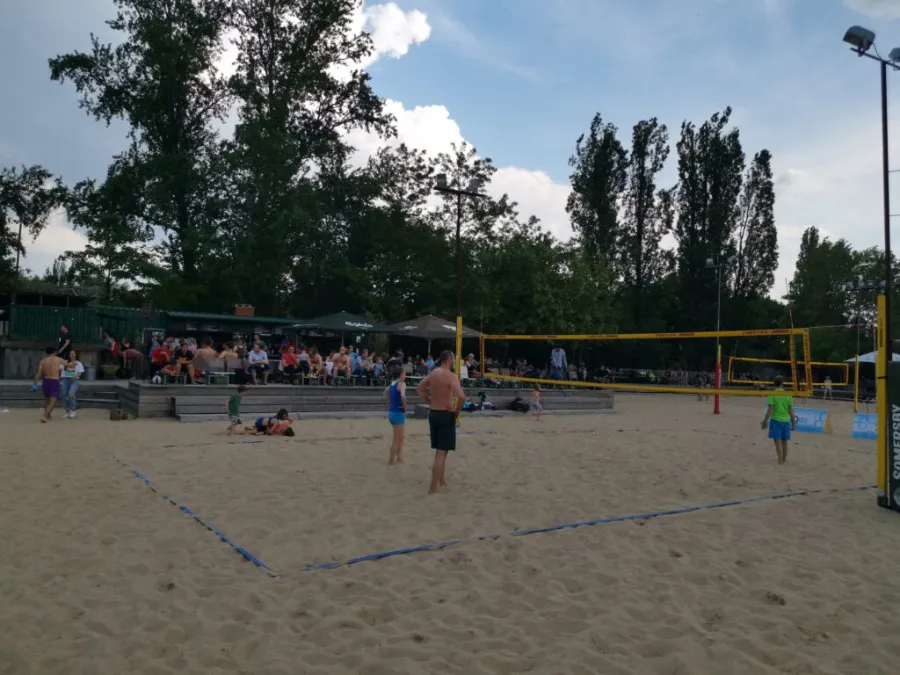 Beachvolleyballfeld am Beach 61 in Berlin-Kreuzberg